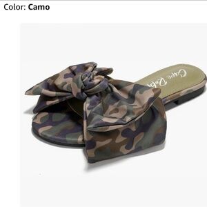 New! Camo color cape Robbin bow flats